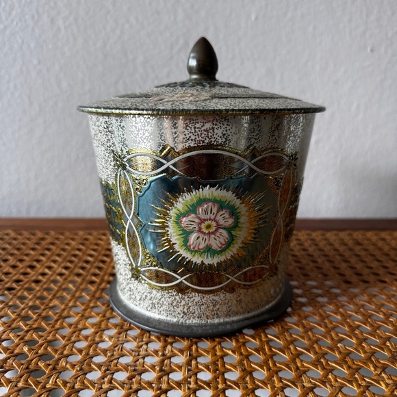 Vintage Beret Ware tin canister with lid gold blue flower design - Picture 1 of 11